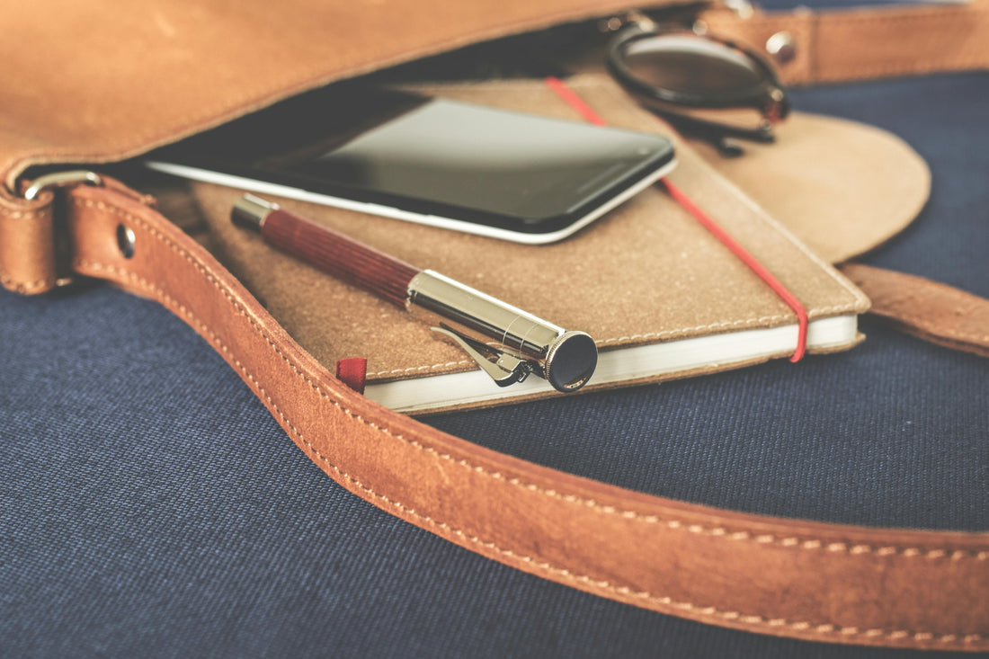 Quelle est la différence entre un sac messager et un sac à bandoulière ?